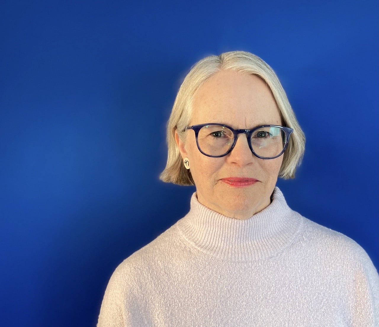 Headshot of Beverley Cooper